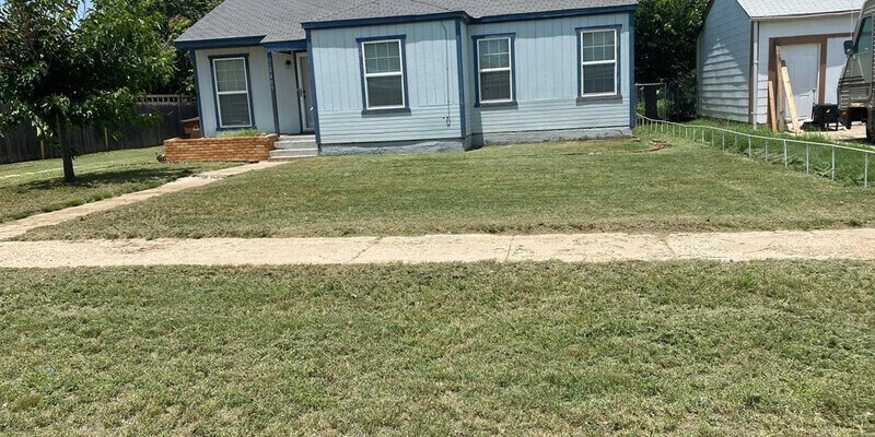 Primary Photo - 1409 E. 11th Place