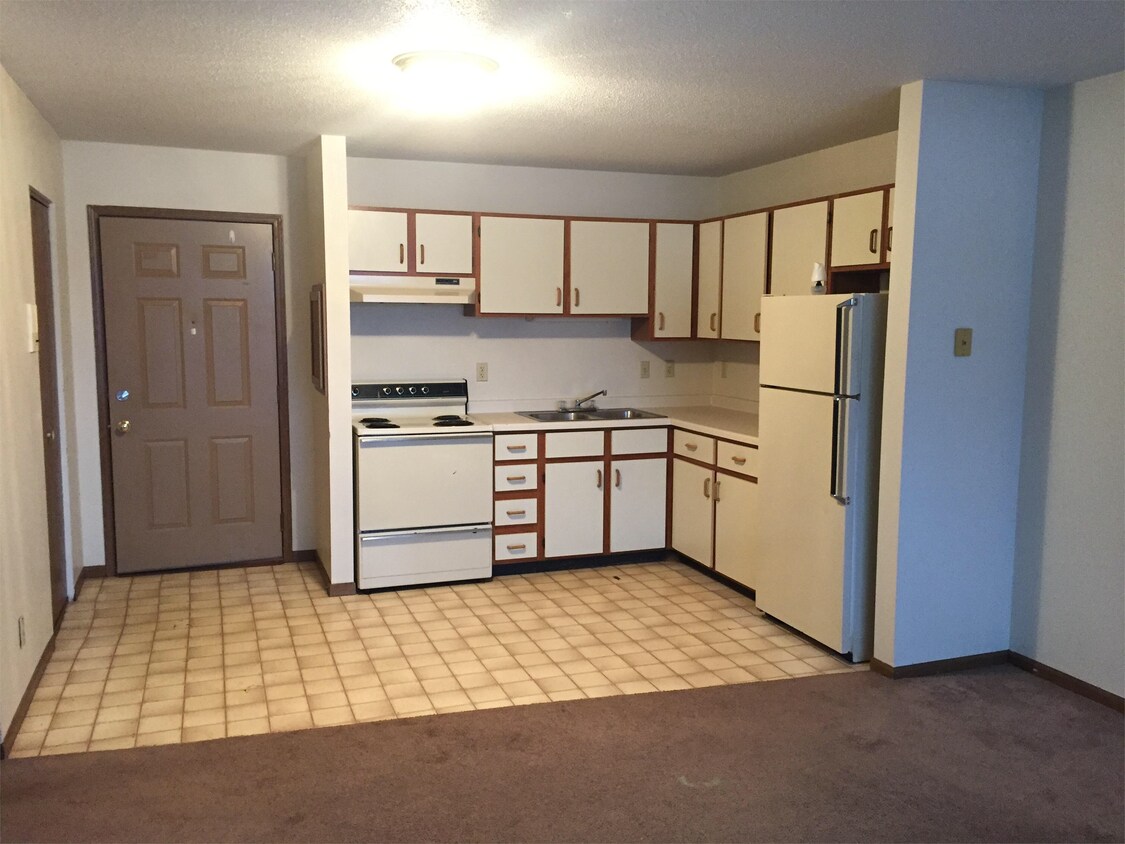 Primary Photo - 2020 N 28th St