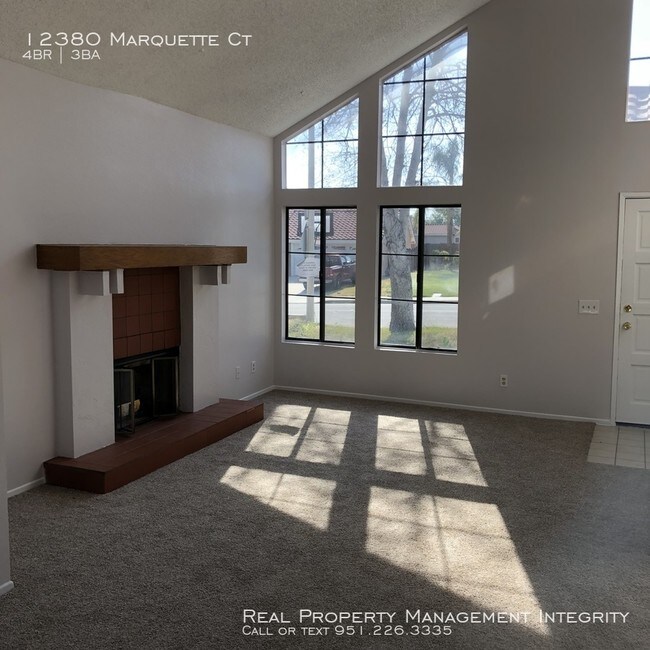 Building Photo - Adorable Home in a Beautiful Cul-De-Sac!