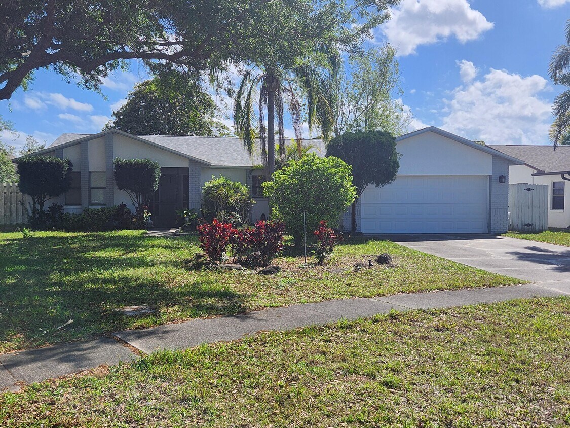 Foto principal - 191 Cinnamon Lake Cir