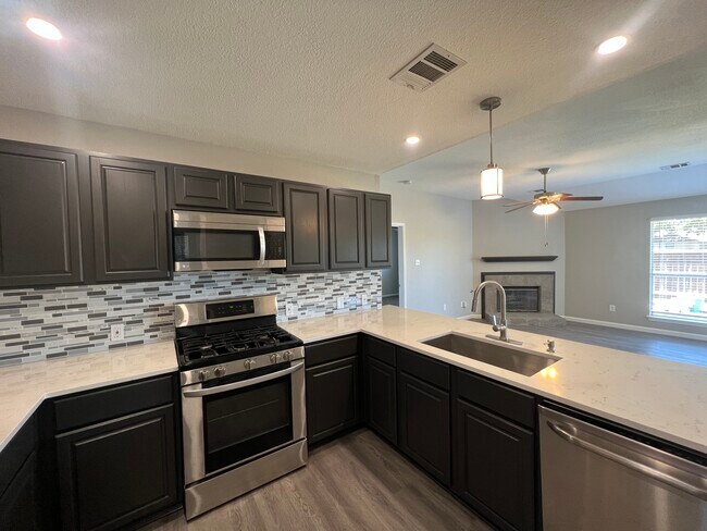 Building Photo - 1510 Primrose Trl