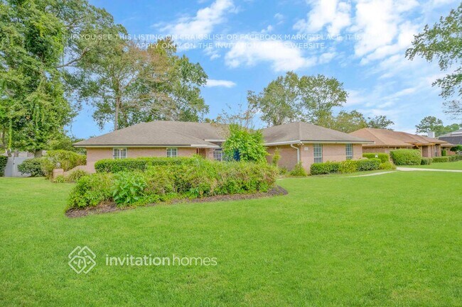 Building Photo - 2241 Staggerbush Dr