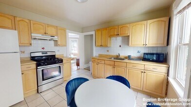 Building Photo - 3 Sudan St