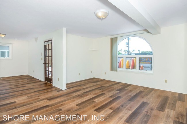 Building Photo - 802-804 Island Ct