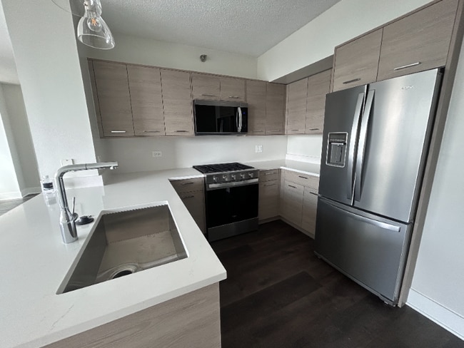 Photo - 309 N Canal St Apartment