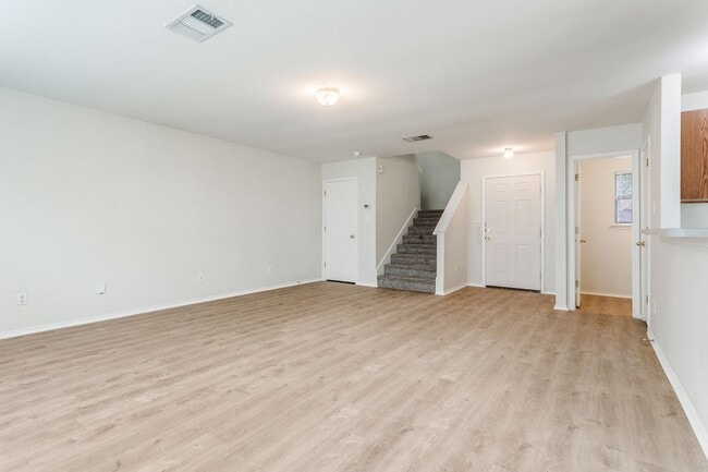 Building Photo - 3410 Sherwin Dr