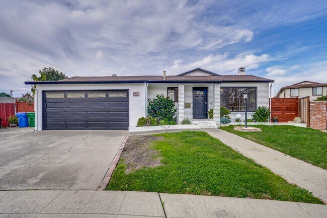 Foto del edificio - For Rent – Beautiful Single-Level Home in Prime Newark Neighborhood