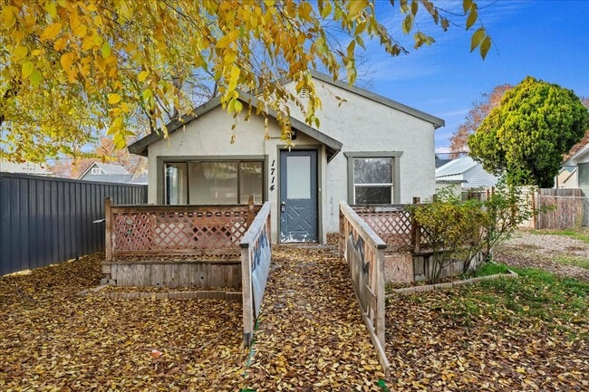 Foto del edificio - 1714 Main St