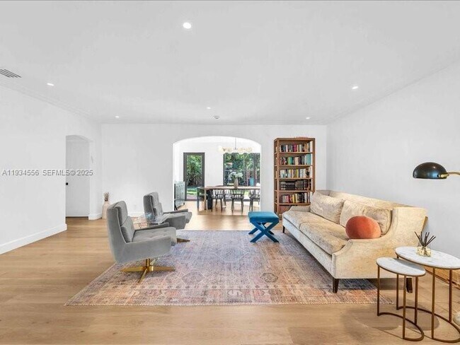 Foto del edificio - 920 W 47th Ct