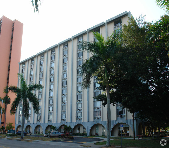 Foto del edificio - Royal Palm Towers