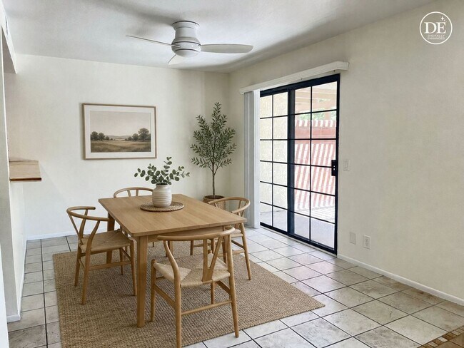 Building Photo - Spacious 3 bedroom, 2.5 bath duplex with private backyard for rent