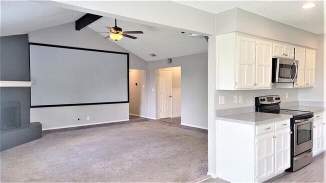 Building Photo - 4606 Mandalay Dr
