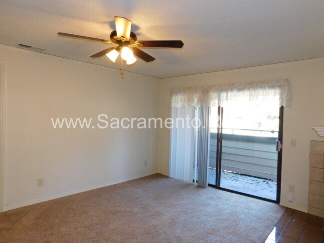 Building Photo - Very Nice 2bd/1+ba Condo in Gated South Na...