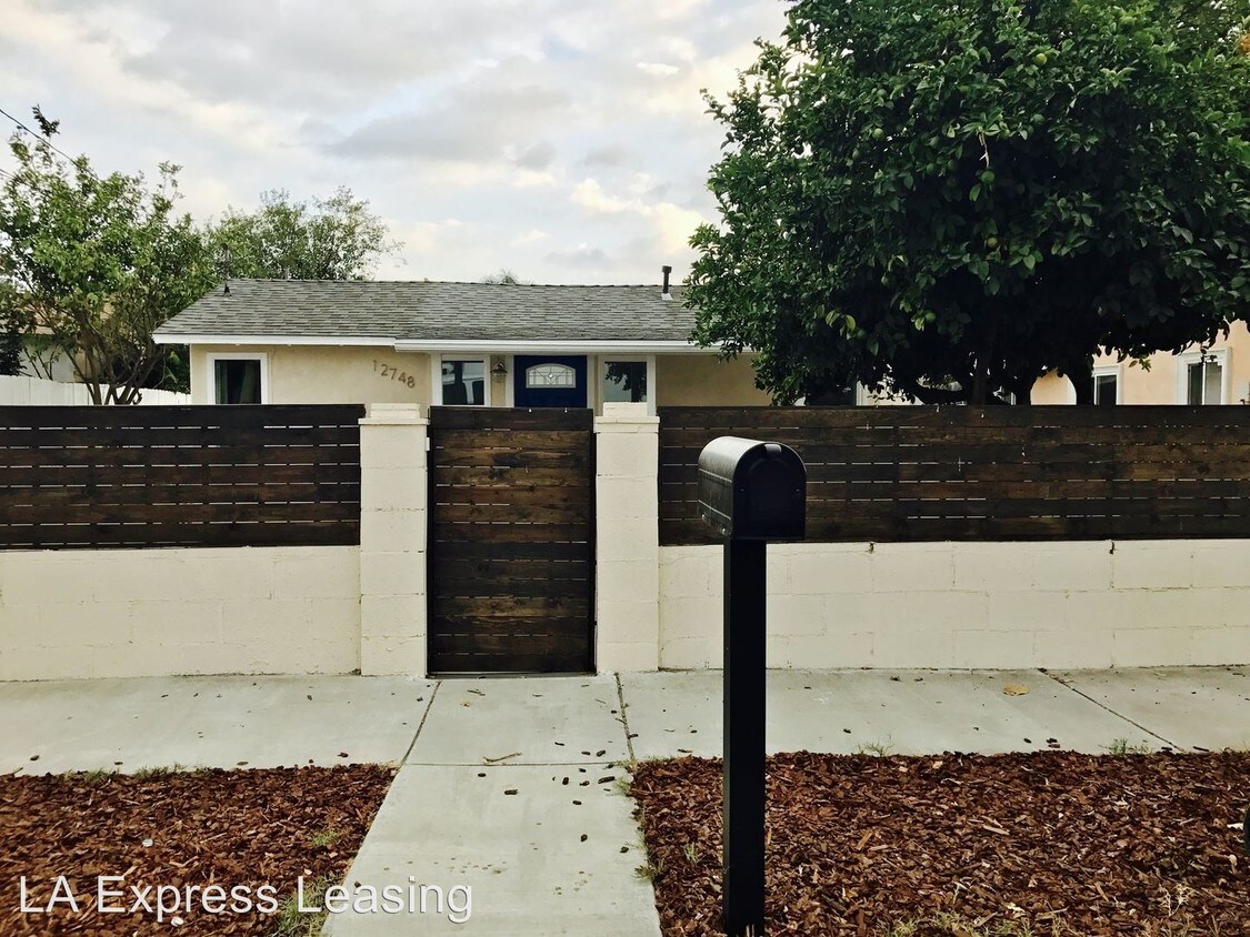 Foto principal - 12748 Royston St
