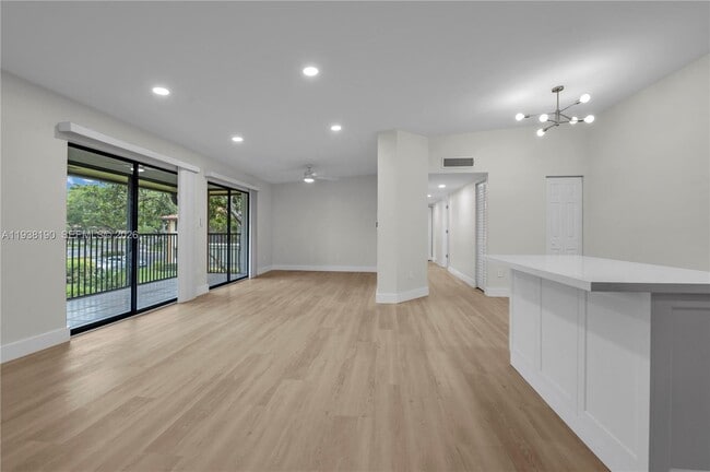 Foto del edificio - 10959 W Clairmont Cir