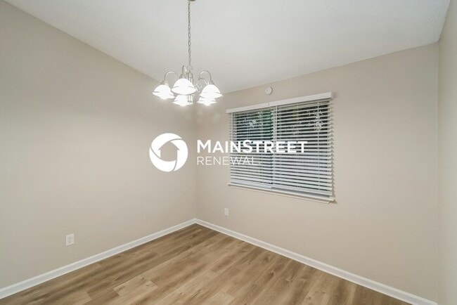 Building Photo - 3 Bedroom Pet-Friendly Home in Jacksonville, FL with Main Street Renewal