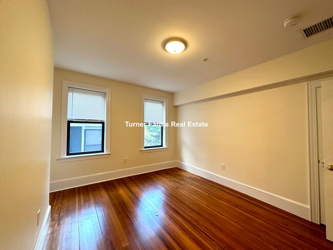 Foto del edificio - 885 Massachusetts Ave