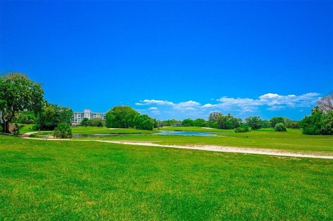 Building Photo - 2681 S Course Dr