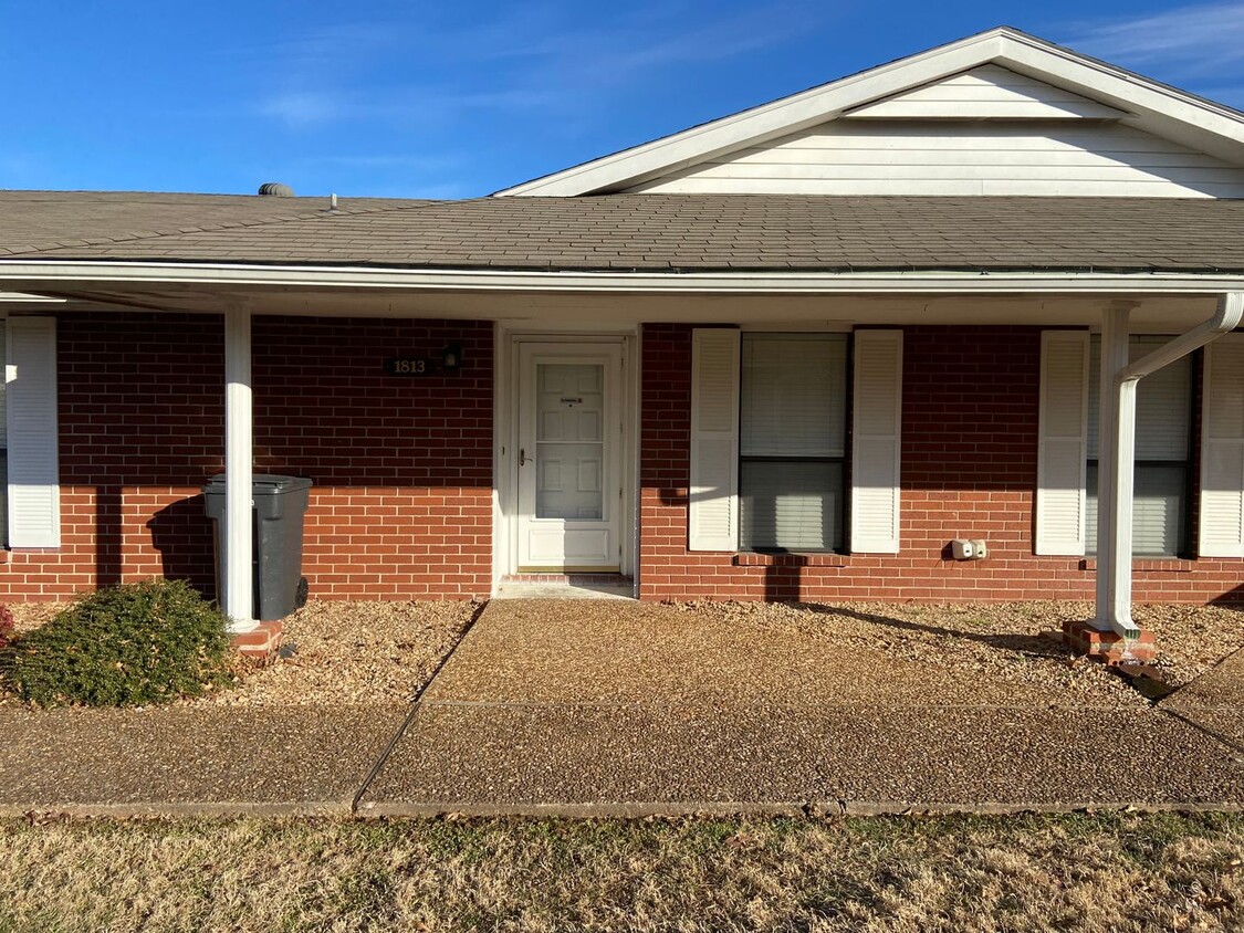 Foto principal - Quiet Rogers Apartment Near Schools!