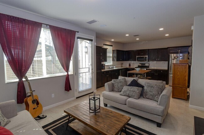 Building Photo - 3774 Savant Ln