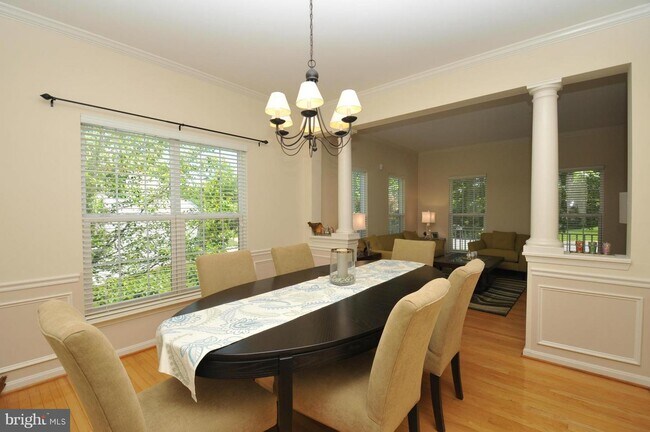 Foto del edificio - 43156 Malloch Pl