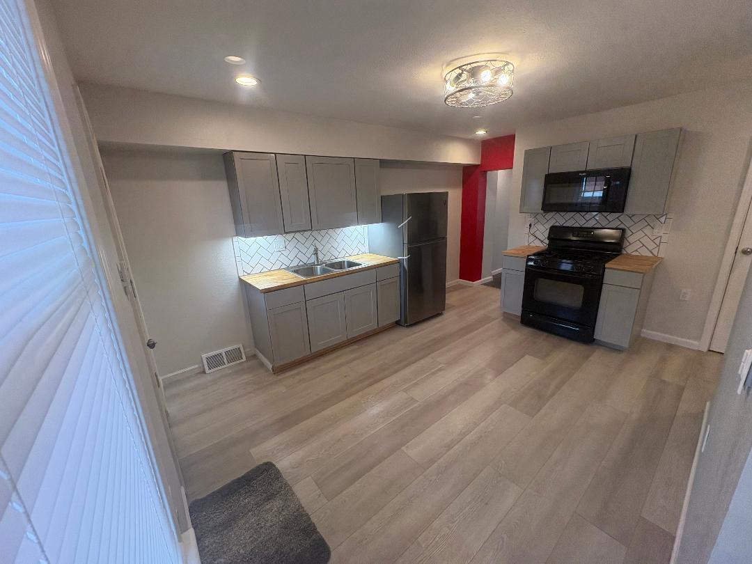 Primary Photo - 429 Monongahela Ave