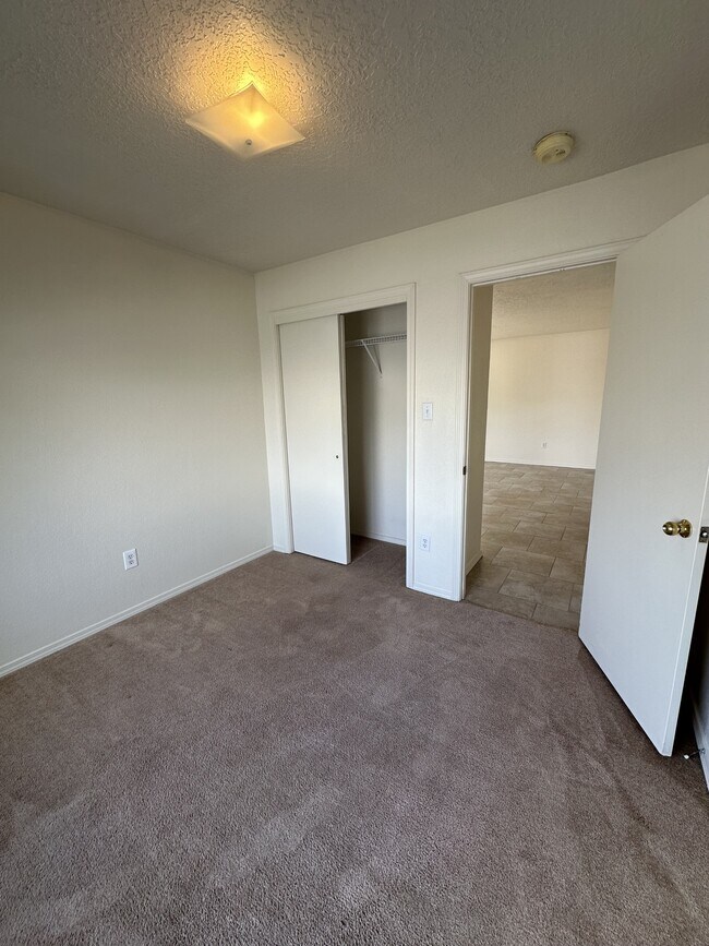 Foto del edificio - 11012 Hackamore Ave SW