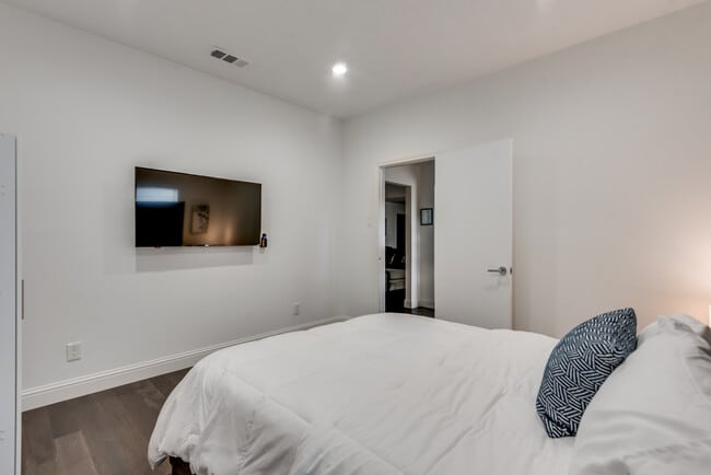 Photo - 6922 La Manga Dr House