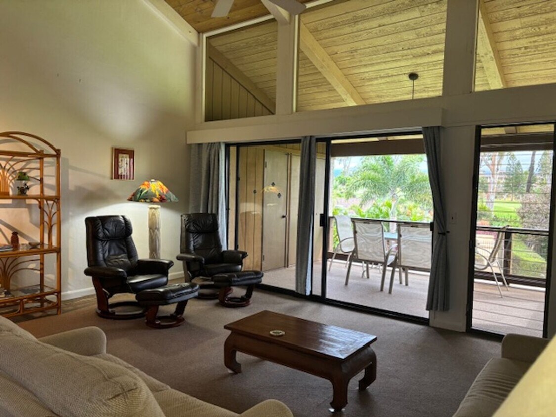 Primary Photo - 2 Bedroom / 2 Bath Loft Condo on Golf Course