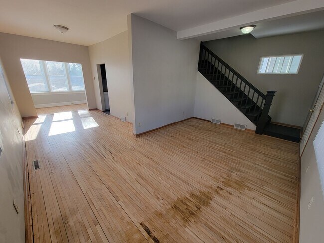 Foto del edificio - AVAILABLE MAY - Beautiful 2 Bed 1 Bath Home