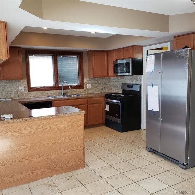 Building Photo - 39449 Della Rosa Dr