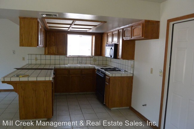 Building Photo - 3 br, 2 bath House - 827 S Julieann