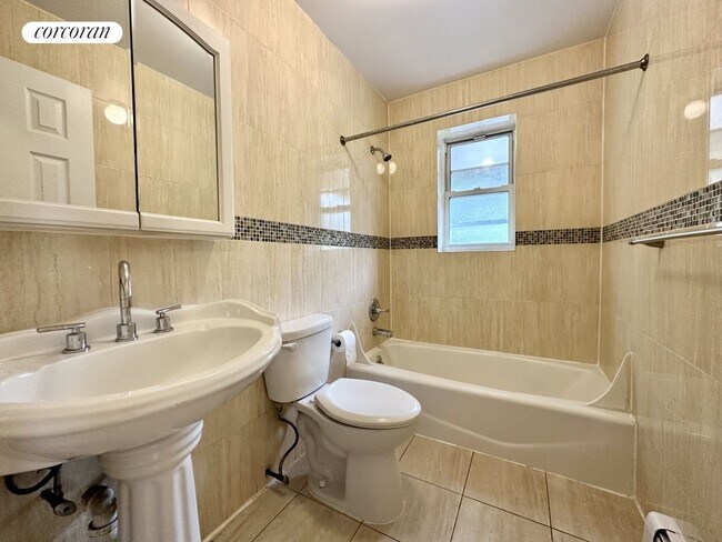 Foto del edificio - 156 Stockholm St