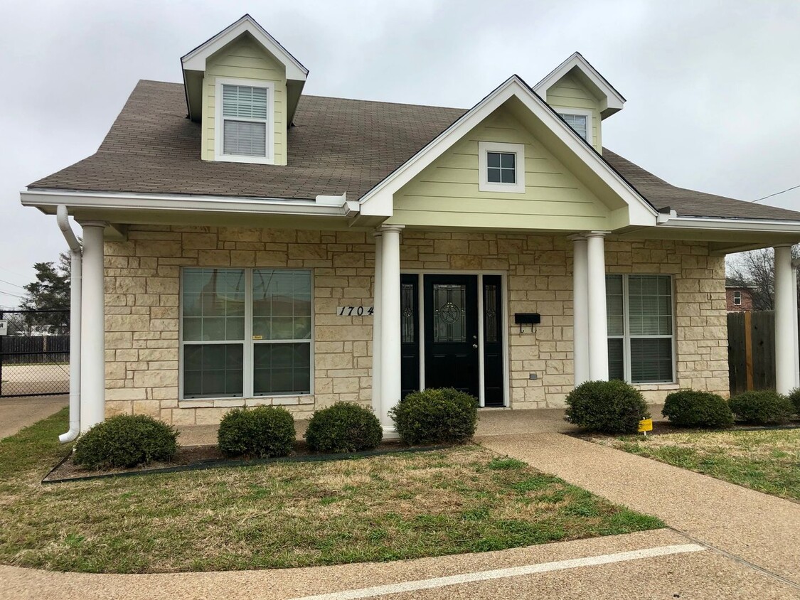 Foto principal - Modern Home Downtown/Baylor Area