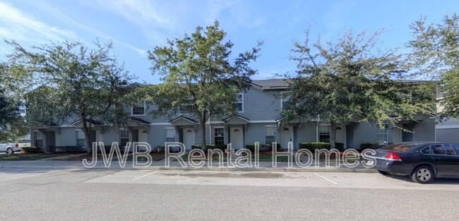 Building Photo - 8473 McGirts Village Ln