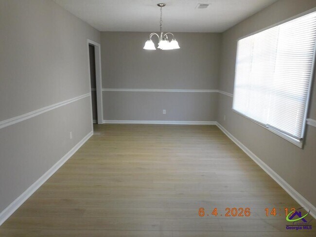Foto del edificio - 1215 Macon Rd