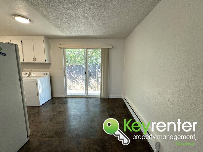 Foto del edificio - Newly Remodeled Duplex Unit in Tacoma!