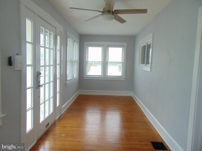 Foto del edificio - 316 Bowers Ave