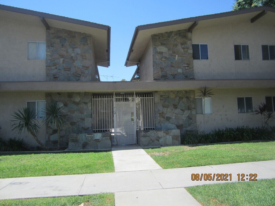 Foto principal - 2 br, 1 bath House - 4314 UNIVERSITY AVE #8