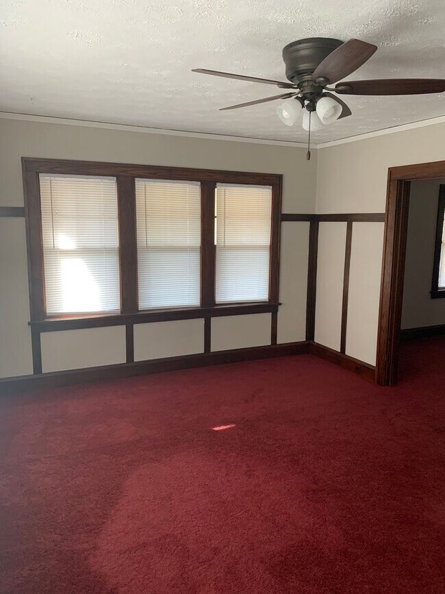 Building Photo - 1703 Auburn St