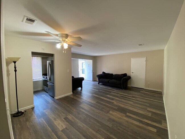 Building Photo - 50 Gibbs Rd