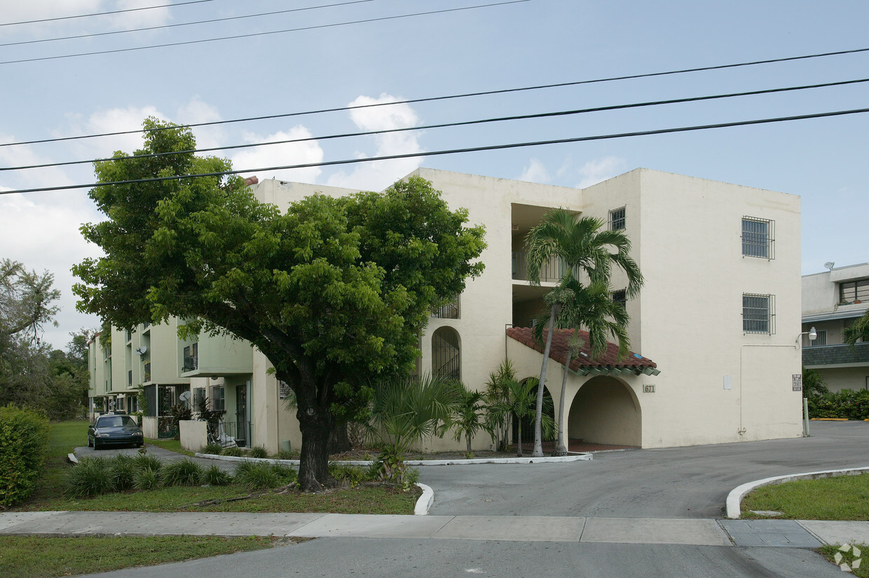 Primary Photo - Mendez Apartments