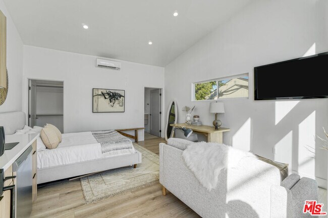 Foto del edificio - 11957 Juniette St