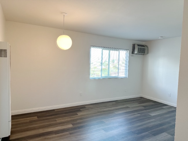 Foto del edificio - 4953 Barstow St