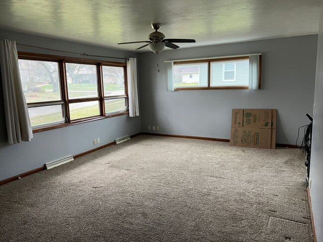 Foto del edificio - 3 bedroom 1.5 Bathroom with a Large Backya...