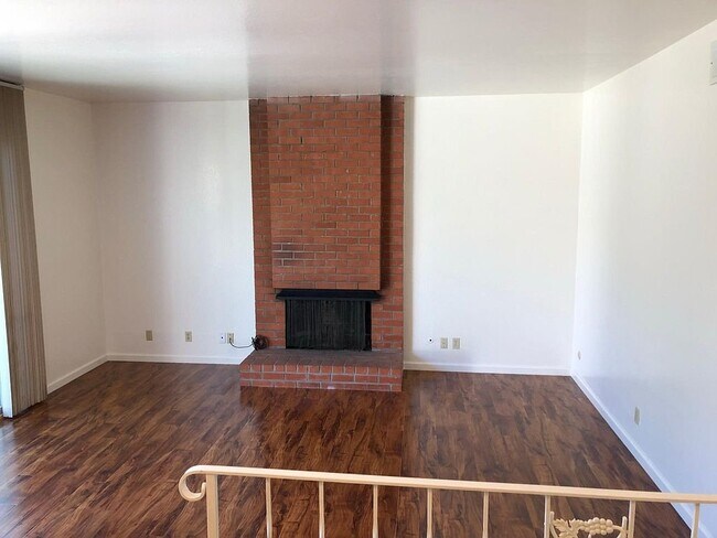 Foto del edificio - 1324 Marlin Ave