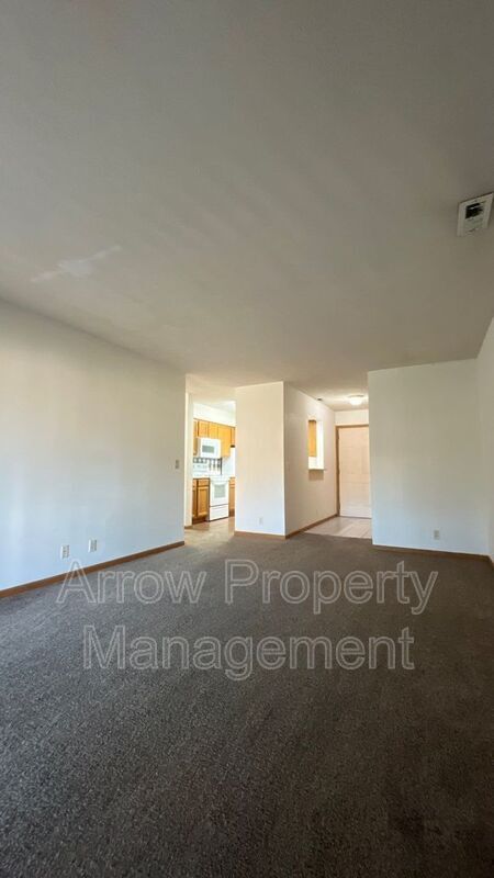 Building Photo - 1660 Swanson Dr