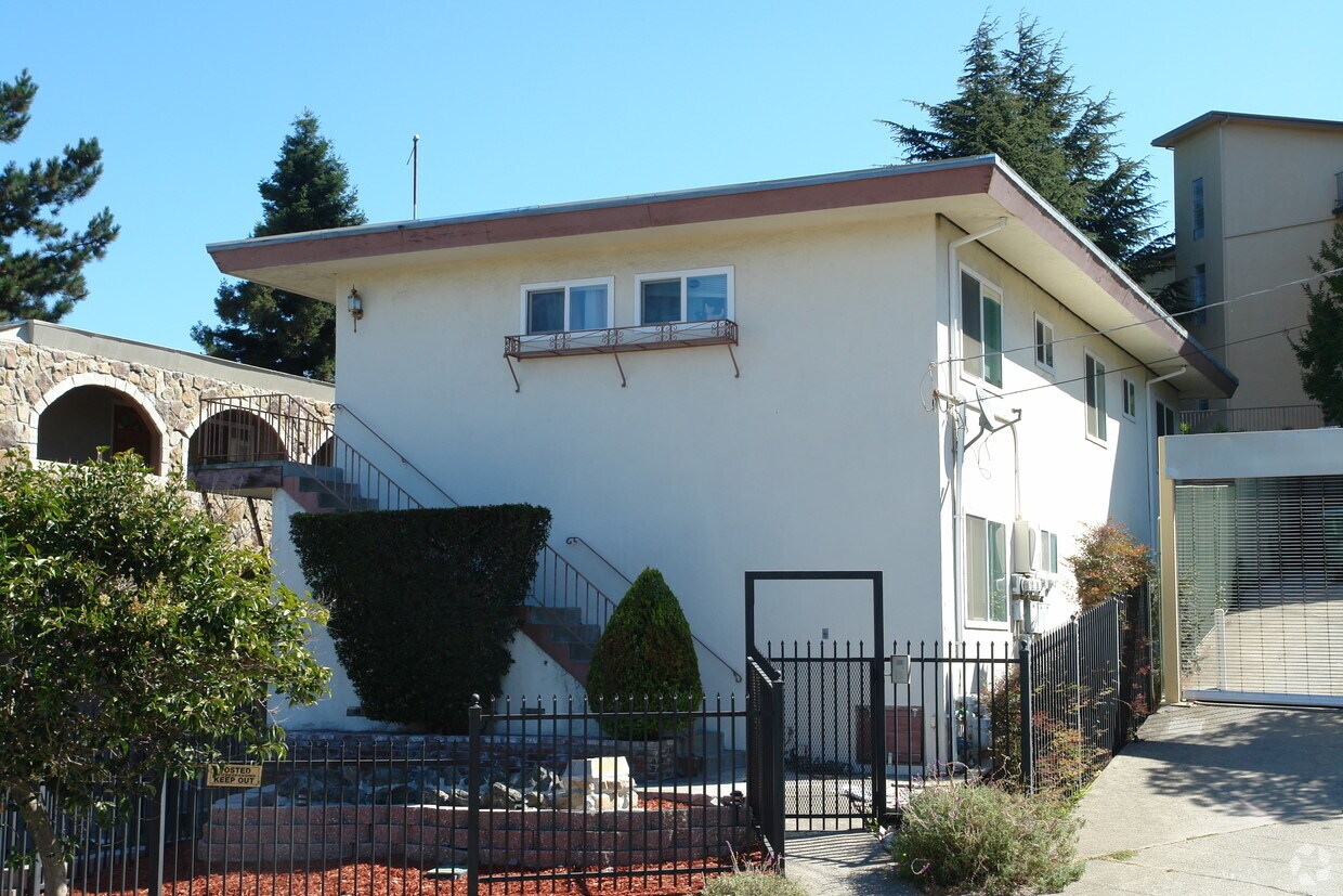 Foto del edificio - 8 Whitmore Pl