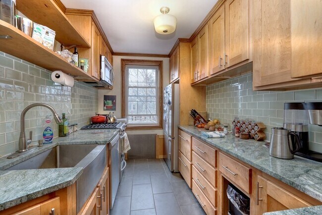 Foto del edificio - 1717 Cambridge St