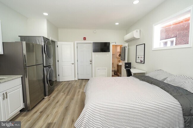 Building Photo - 808 S 49th St